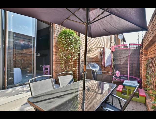 2 BEDROOM APARTMENT FOR SALE IN NEW REDRUTH
